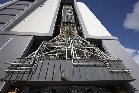 KSC 20180908 PH CHS01 0056 NASA S Mobile Launcher Atop Cr Flickr