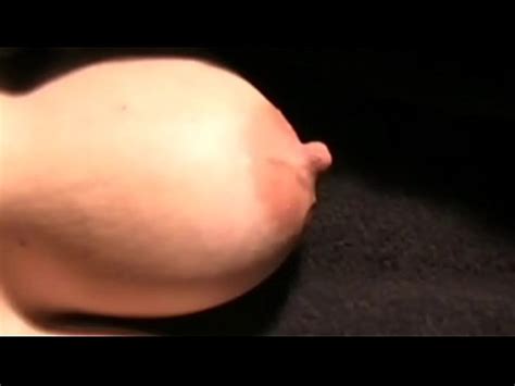 Lactancia en solitario erección del pezón con bajada XVIDEOS