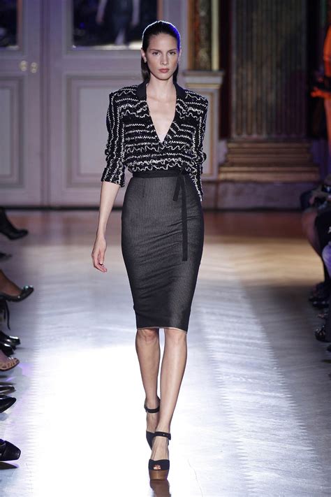 Roland Mouret Ready To Wear Fashion Show Collection Spring Summer