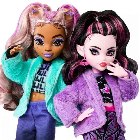 Monster High Creepover Bedroom Playset With Draculaura And Clawdeen