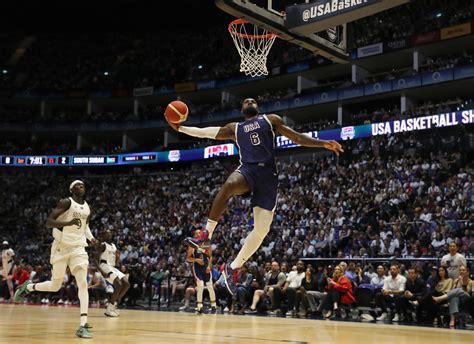 Team USA con LeBron James en los Juegos Olímpicos París 2024