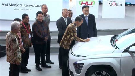 Resmikan Pabrik Baterai Mobil Listrik Di Karawang Jokowi Kita Akan