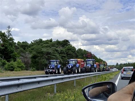 Der Schweizer Bauer Bauern Blockieren Autobahnen Mega Staus