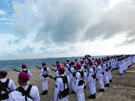 Komandan Yonmarhanlan Iv Batam Ikuti Upacara Tabur Bunga Hari Dharma