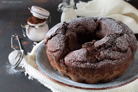 Ciambellone Al Cioccolato Con Cuore Cremoso Alla Crema Pasticcera