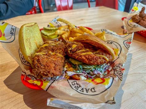 Dave S Hot Chicken Is Finally Open And It S Freaking Delicious