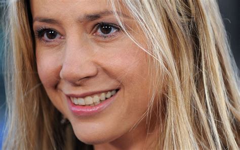 Mira Sorvino Hot
