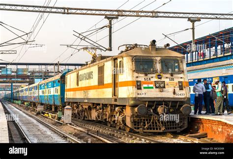 Tren de carga indio fotografías e imágenes de alta resolución Alamy