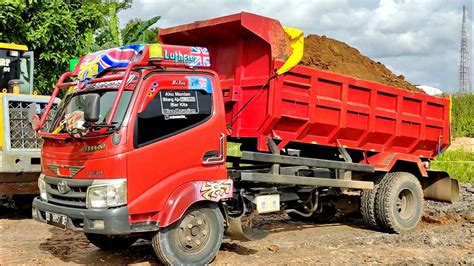 Kompilasi Mobil Dump Truk Jomplang Muatan Tanah Youtube