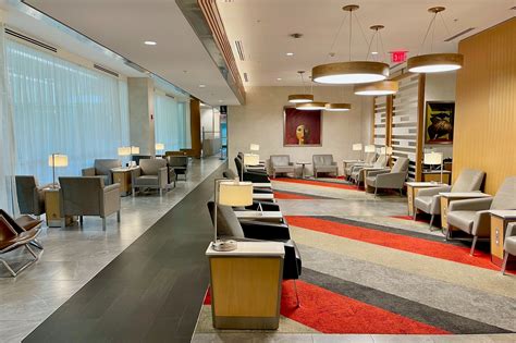 Choosing the best airport lounge at MIA - The Points Guy