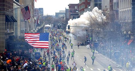 Boston Marathon Bomber Caught On Cctv Fbi Close In On Suspect Seen