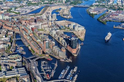 Hamburg von oben Hochhaus Gebäude Marco Polo Tower und