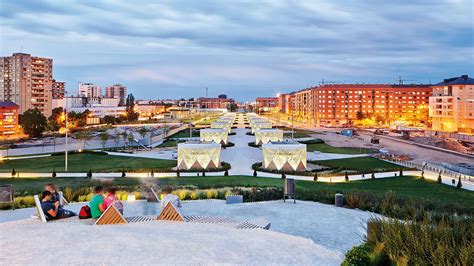 El Parque Felipe VI Logroño España El sistema de riego y la