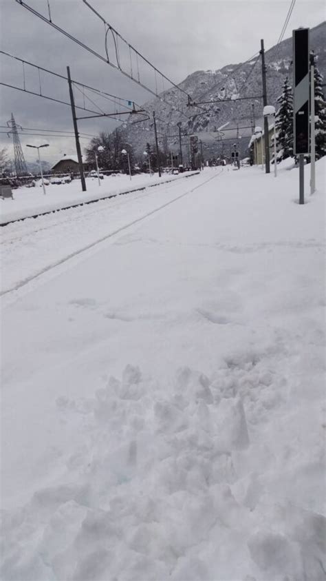 NEVE IN VALSUSA TRENI IN TILT CANCELLAZIONI E RITARDI SULLA TORINO