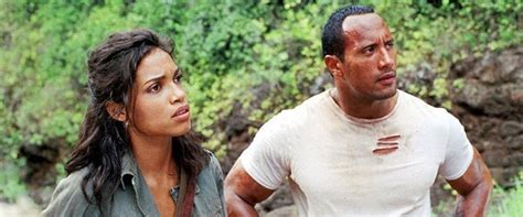 The Rundown Movie Review And Film Summary 2003 Roger Ebert