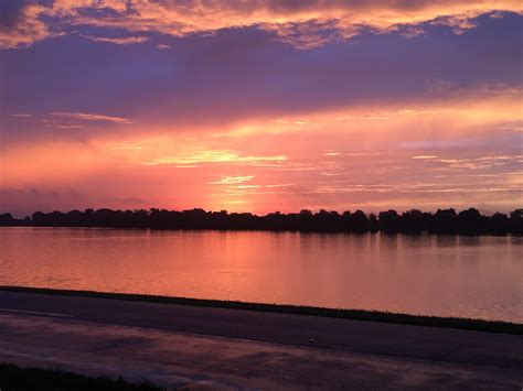 The Ultimate Guide to Boating in Arkansas: Top Locations, Laws, and