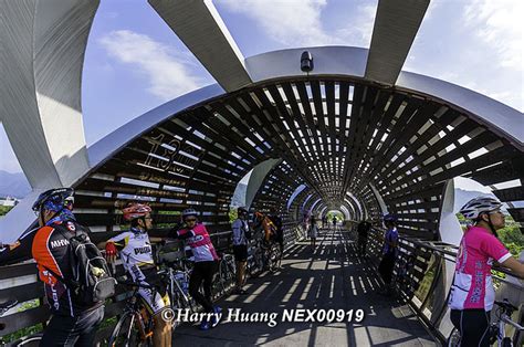 Nex 00919 三鶯龍窯橋 龍窯橋 景觀橋 三鶯陶花源 公園 綠地 陶瓷 陶器 瓷器 陶藝 戶外裝置藝術 陶瓷公共藝術作品 藝術品 騎腳踏車 騎自行車 運動 休閒 新北市 鶯歌區 鶯歌