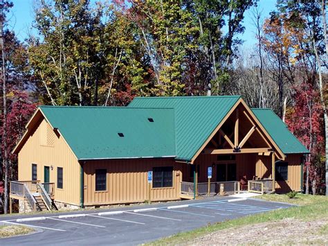 SPNT0089 Shot Of A Six Bedroom Lodge At Natural Tunnel Sta Flickr