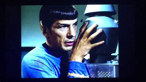 Spock forces a mind meld - placeserre