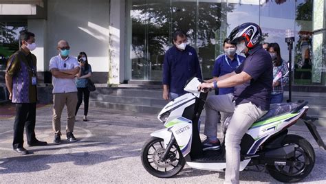 Direktur Keuangan Sdm Dan Umum Pt Terminal Teluk Lamong Wahyu Widodo