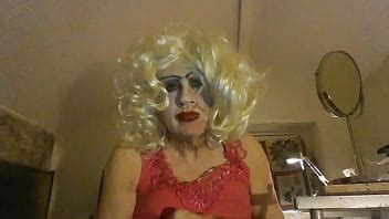 Sissy CumDump CD Sarah Millward Smokes And Tries To Look Sexy Like An MILF Tart XVIDEOS