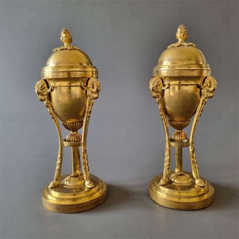 Proantic époque Louis XVI Directoire Paire De Cassolettes En Bronze