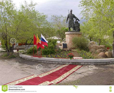 Um Monumento Ao Fundador Da Cidade De Chita Centurion Pyotr Foto De