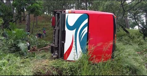 Varios Heridos Deja Volcamiento De Bus Interurbano En La Carretera Que