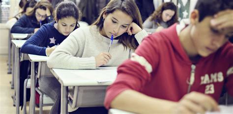 Educació secundària 12 16 anys Escola Maria Cortina de Reus