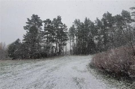 Zima na Warmii i Mazurach Spadł śnieg Jak będzie w weekend PROGNOZA