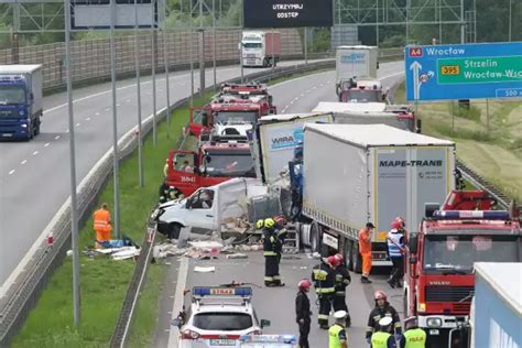 Karambol Na Autostradzie A Pod Wroc Awiem Spore Utrudnienia Na Trasie