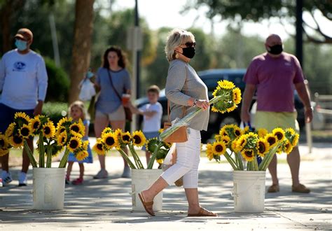 Palm Beach Gardens: things you may not know, Gardens Mall, PGA National