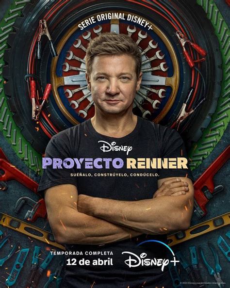 Con bastón Jeremy Renner regresa a una alfombra roja Entretenimiento