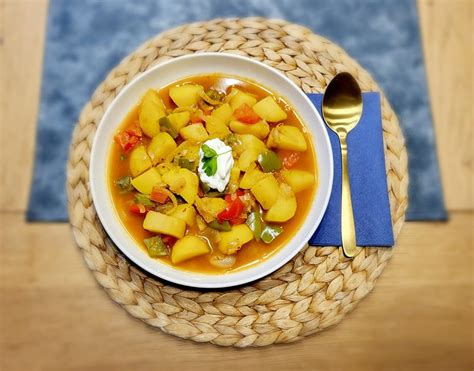 Veggie Kartoffelgulasch Mit Paprika Und Creme Fraiche Das Leben Ist