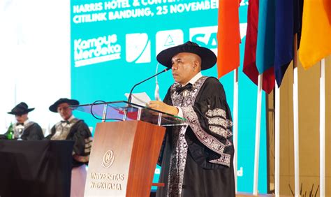 Universitas Widyatama Sukses Gelar Wisuda 806 Sarjana Baru Di Hotel