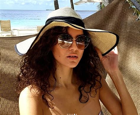 Blanca Blanco Slips Into A Strapless Bikini In The Caribbean After
