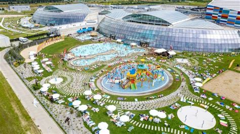 World's biggest indoor water park has 18 swimming pools, lazy river and ...