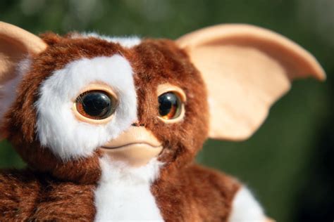 Gremlins - Singing & Dancing Replica Gizmo Plush