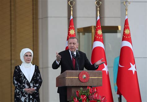 Turkeys Transformation Erdogan Sworn In With New Sweeping Powers