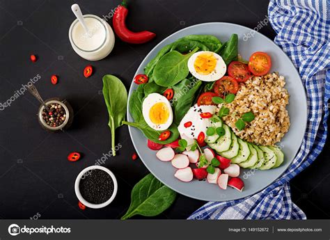 Healthy salad of fresh vegetables — Stock Photo © timolina #149152672