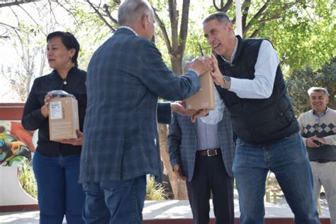 Diputado Luis Antonio Zapata Guerrero Entrega Proyectores Como Apoyo