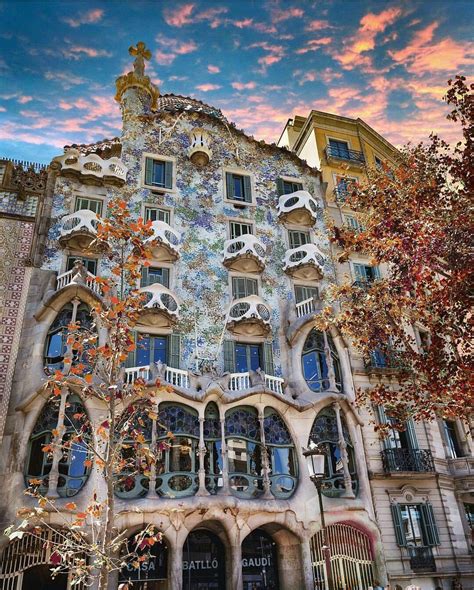 A Tour Of Antonio Gaudi's Architecture - The God's Architect