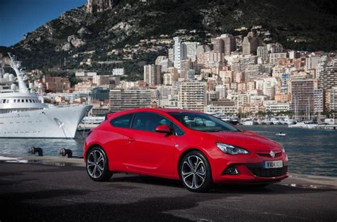 Vauxhall GTC Review (2020) | Autocar