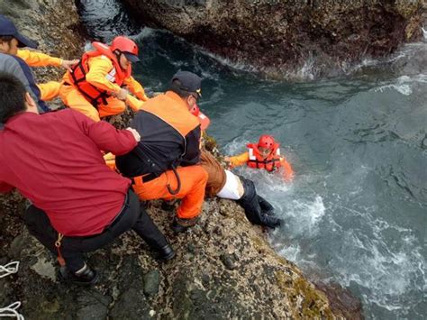 花蓮釣客遇浪襲落海 搶救無效身亡 社會 中時