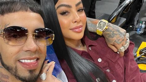 Yailin La Mas Viral Anuel AA En Un Juego De Los Lakers YouTube