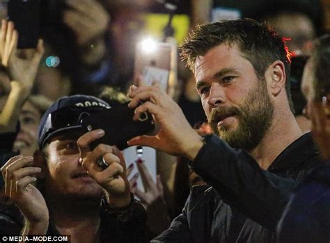 Chris Hemsworth Delights Thor Fans Again As He Poses For Farewell