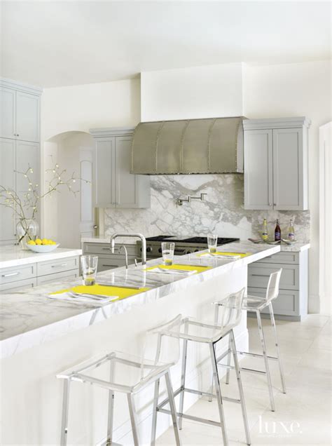 White Transitional Kitchen - Luxe Interiors + Design