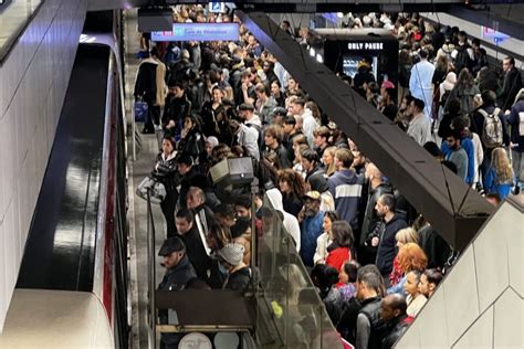 TCL à Lyon Les métros A et C perturbés à l heure de pointe ce qu il