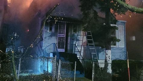 [local] 2 Teens Firefighter Injured In Extra Alarm Fire In Roseland Home R Chicagosunauto