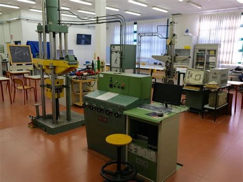 Laboratorio Tecnologico IIS Pacinotti Istituto Di Istruzione Superiore